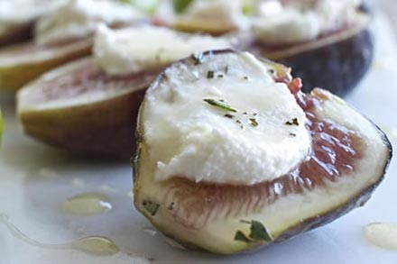 Figs with Macadamia Cheese