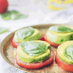 Avocado Caprese Salad 