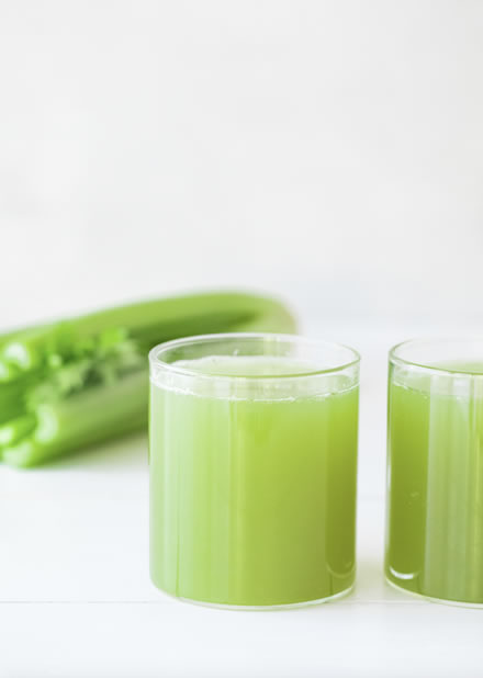 How Celery Juice Helps Heal Weight Gain 