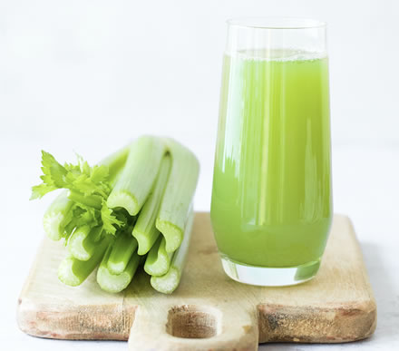 How Celery Juice Helps Migraines & Headaches 